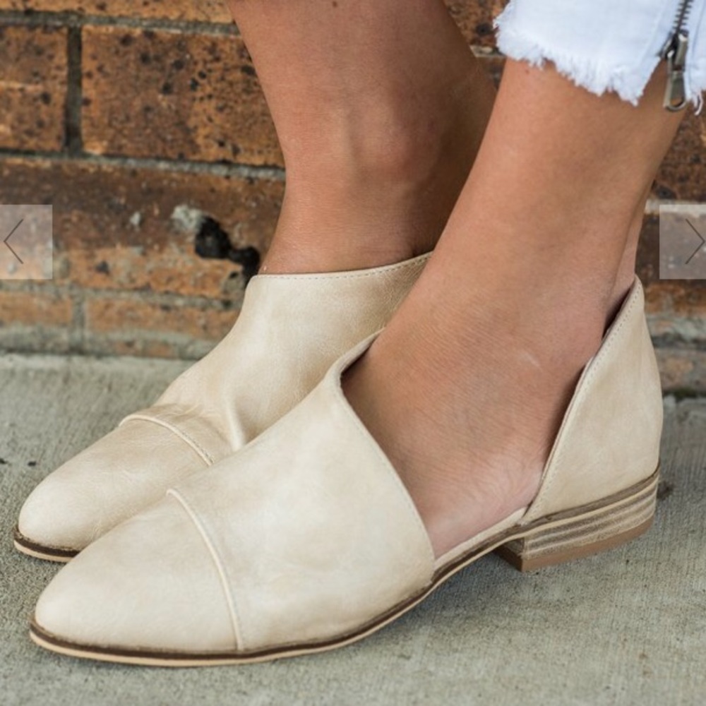 Mint Julep Boutique Beige 8.5 Flats NWOB
